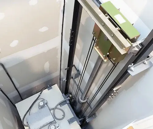 Traction-Elevator-cabin